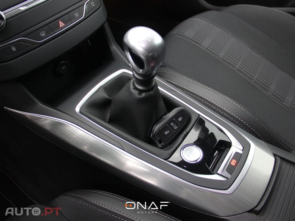 Peugeot 308 1.2 e-THP Allure 130cv