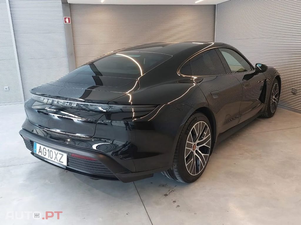 Porsche Taycan Standard