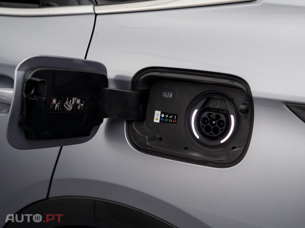 DS DS7 Crossback E-Tense Performance Line EAT8