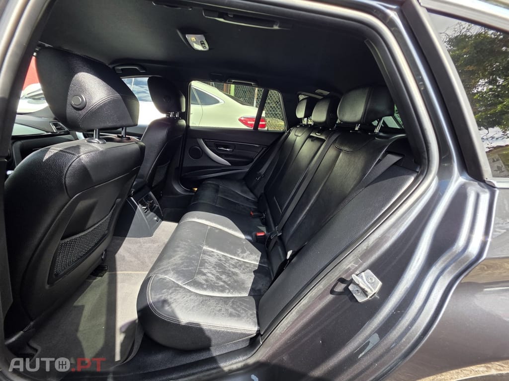 BMW 318 d Line Luxury Auto