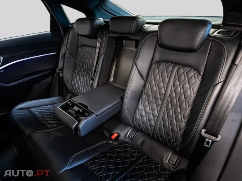 Audi E-Tron I.V.A DEDUTIVEL 55 S LINE