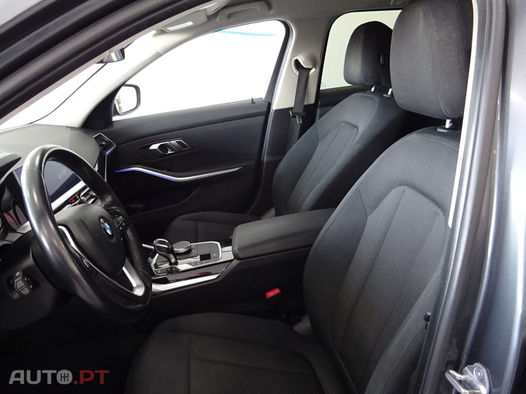 BMW 320 d Touring Advantage Auto