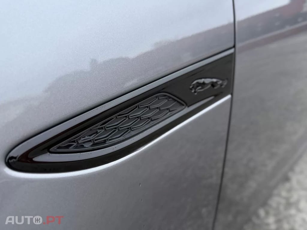 Jaguar E-Pace 1.5 P300e R-Dynamic SE AWD Aut.