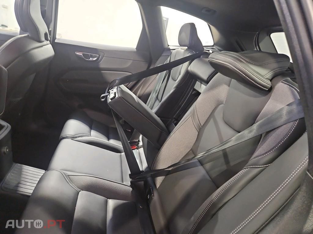 Volvo XC60 2.0 T6 PHEV Black Edition
