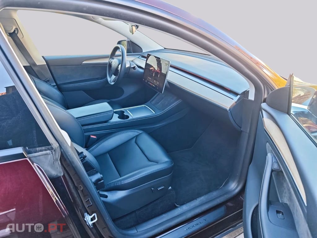 Tesla Model Y Long Range Dual Motor I.V.A DEDUTIVEL