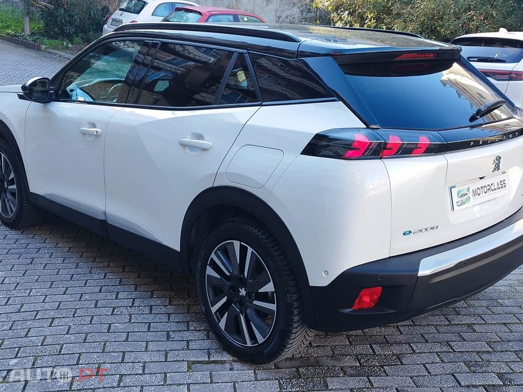 Peugeot E-2008 50 kWh GT