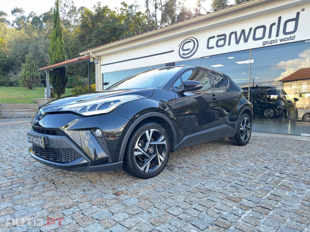 Toyota C-HR 2.0 Hybrid Square Collection