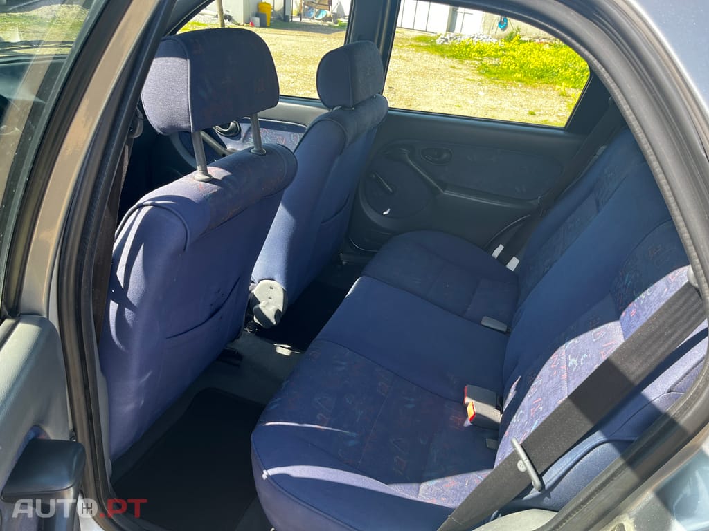 Fiat Palio Weekend 75