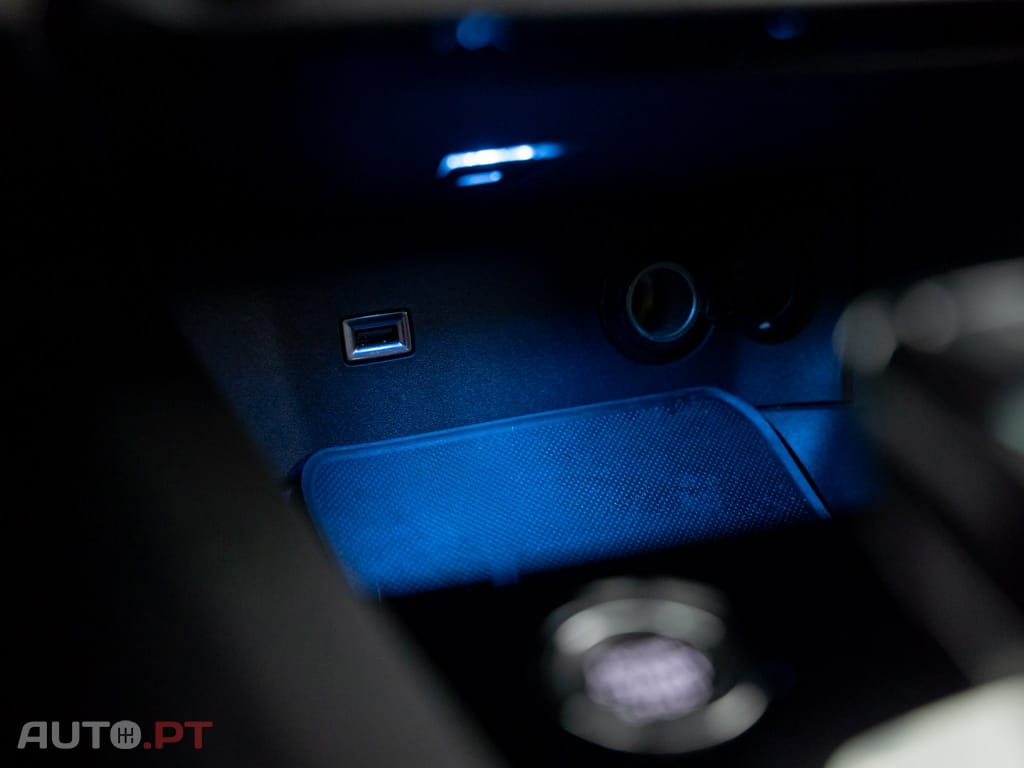 Peugeot 3008 1.6 Hybrid Allure Pack e-EAT8