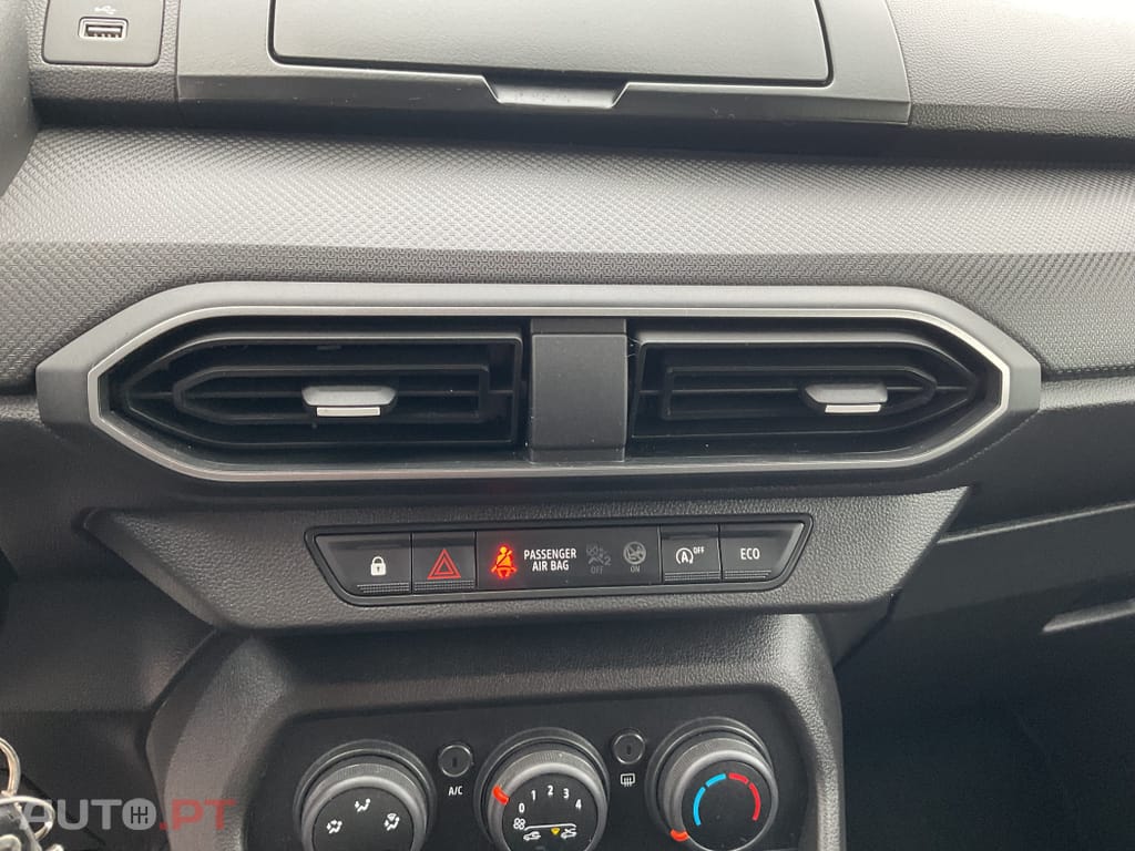 Dacia Sandero 1.0 ECO-G Essential Bi-Fuel