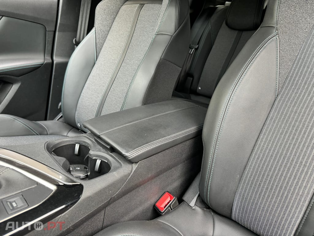 Peugeot 3008 1.5 BlueHDi Allure Pack