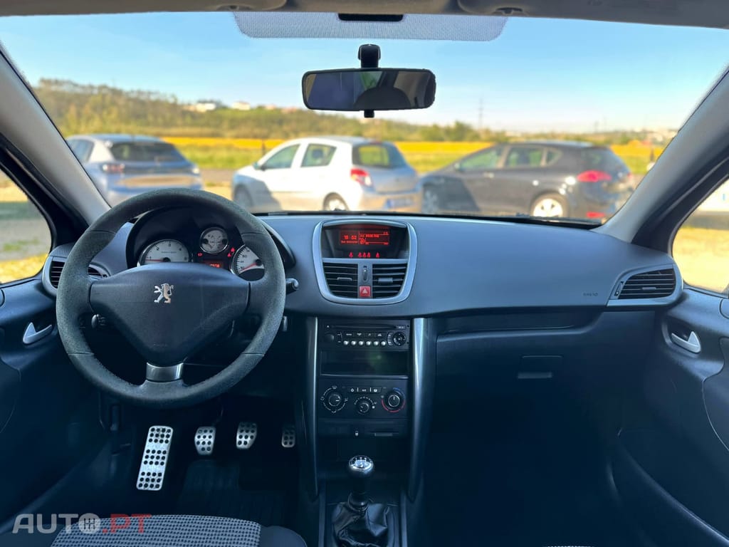 Peugeot 207 1.4 HDi SE Sportium- Garantia Incluída