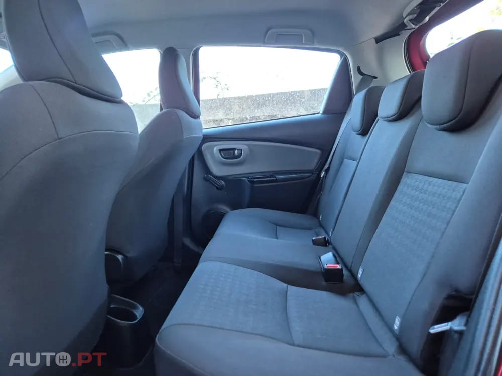 Toyota Yaris 1.5 VVT-i Active