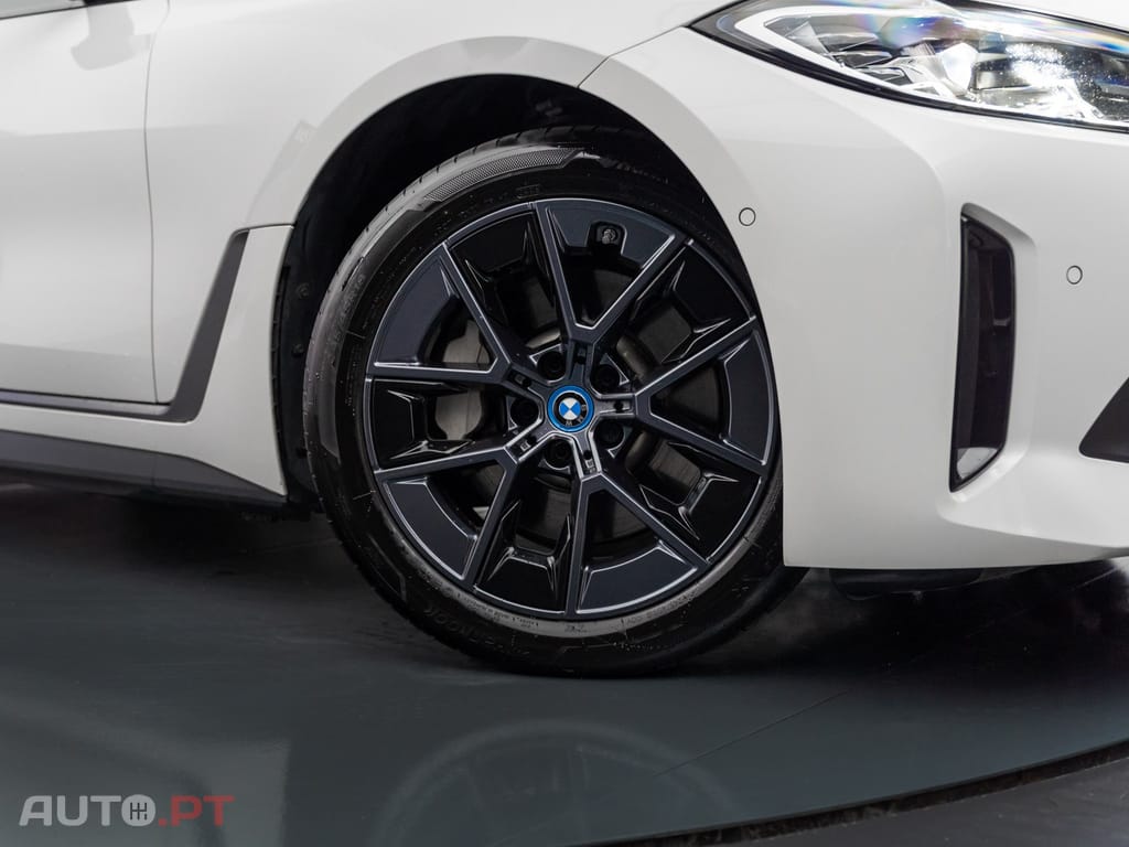 BMW i4 eDrive40 Pack Desportivo M