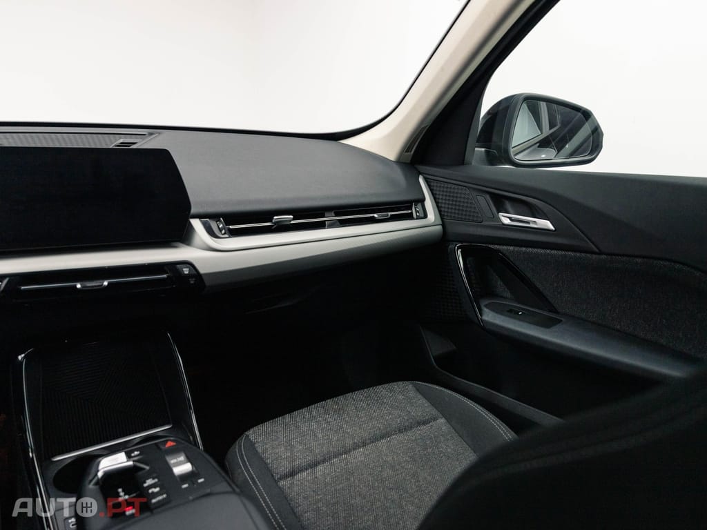 BMW iX1 xDrive30