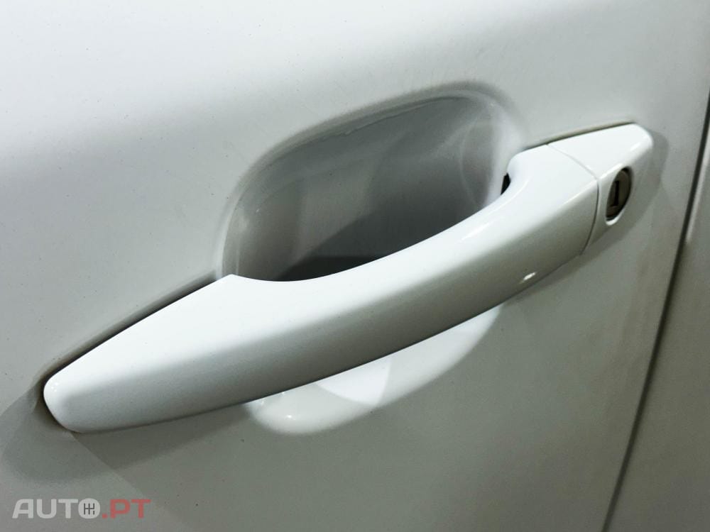Peugeot 2008 1.2 PureTech Allure EAT8