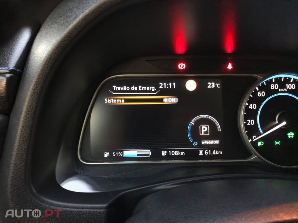 Nissan Leaf Tekna Two Tone