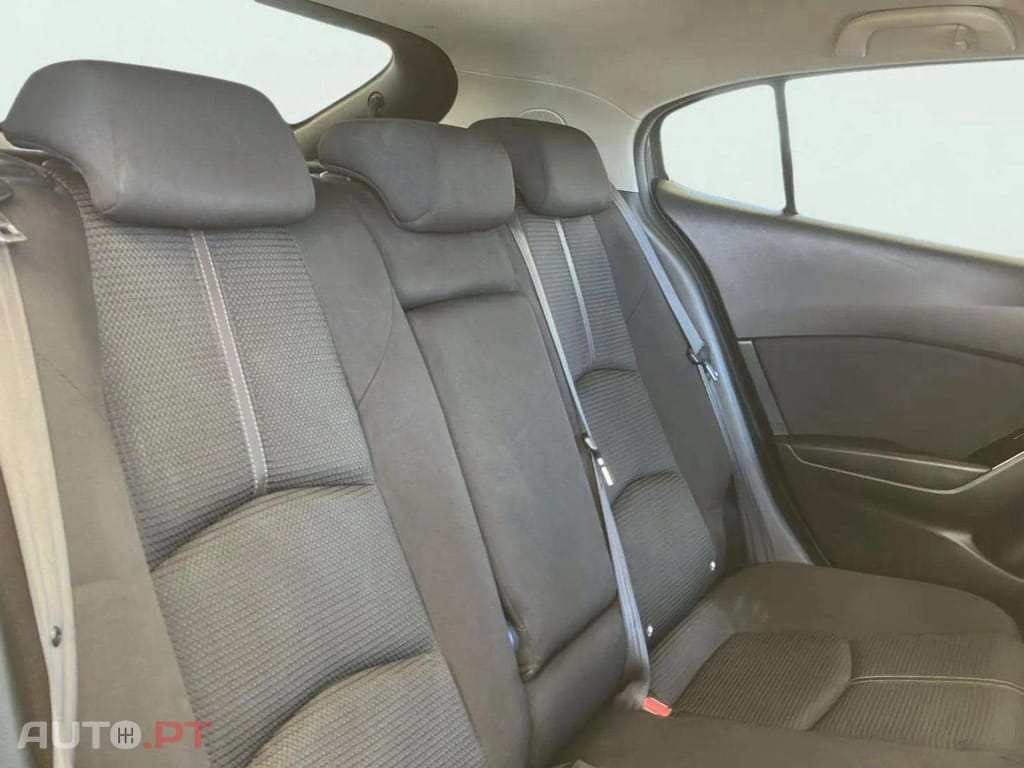 Mazda 3 1.5 Sky-D Excellence Navi