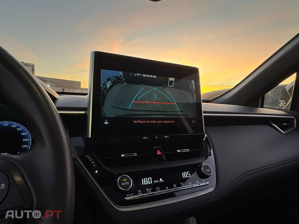 Toyota Corolla Cross 2.0 Hybrid Luxury