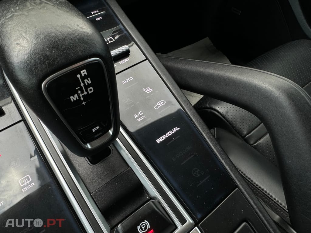 Porsche Cayenne E-Hybrid Tiptronic S