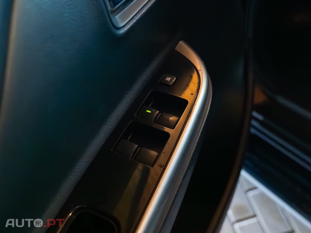 Mitsubishi L200 2.3 DI-D Strakar CD Intense 4WD