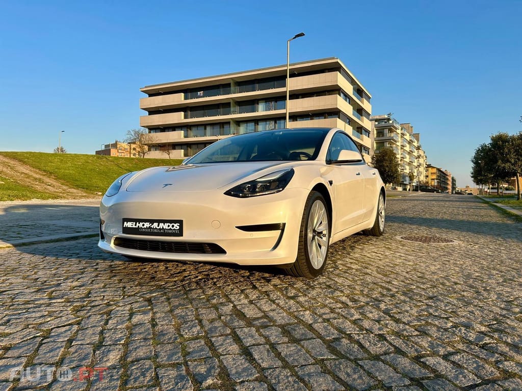 Tesla Model 3 Tração Traseira