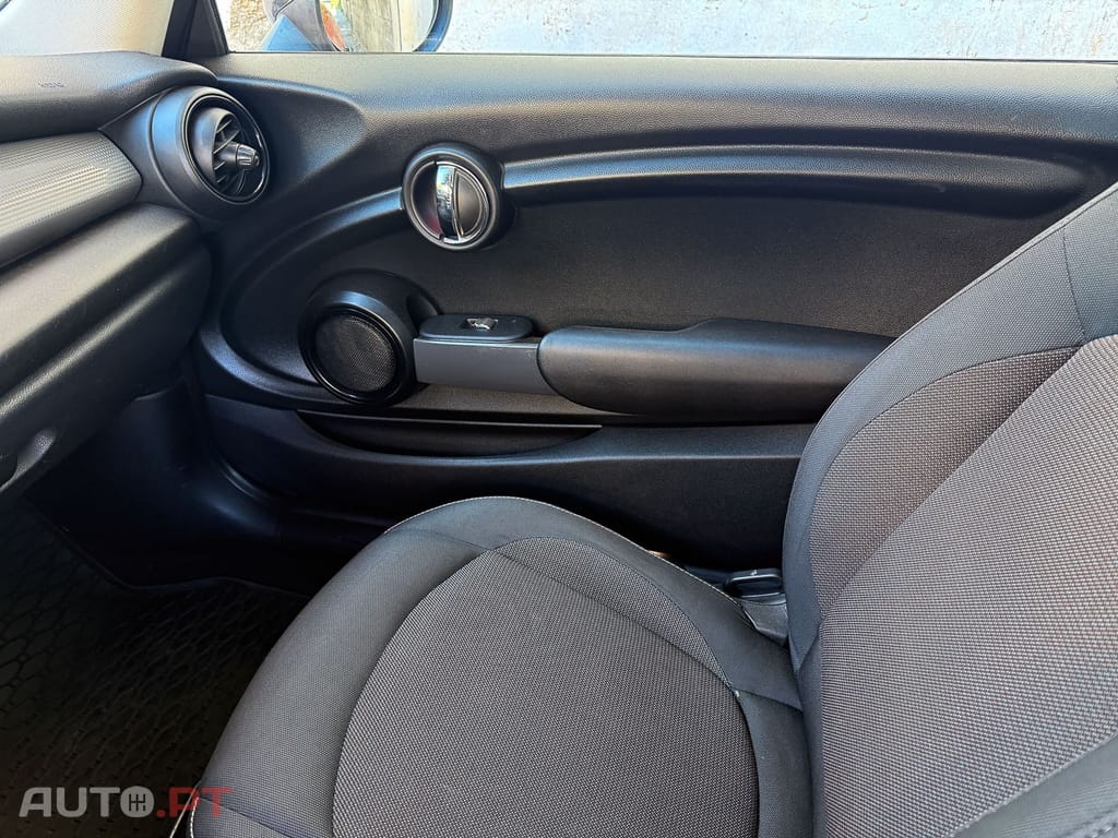 MINI Cooper Cooper D