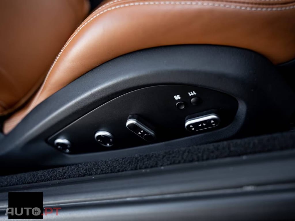 Ferrari California 4.3 V8