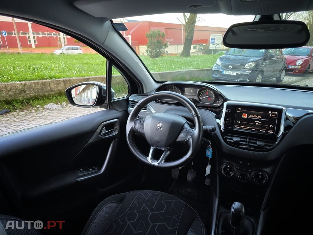 Peugeot 2008 1.2 PureTech Style