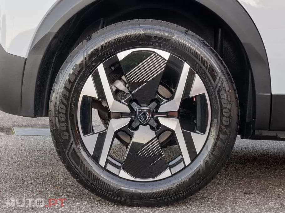 Peugeot 2008 1.2 PureTech Allure EAT8