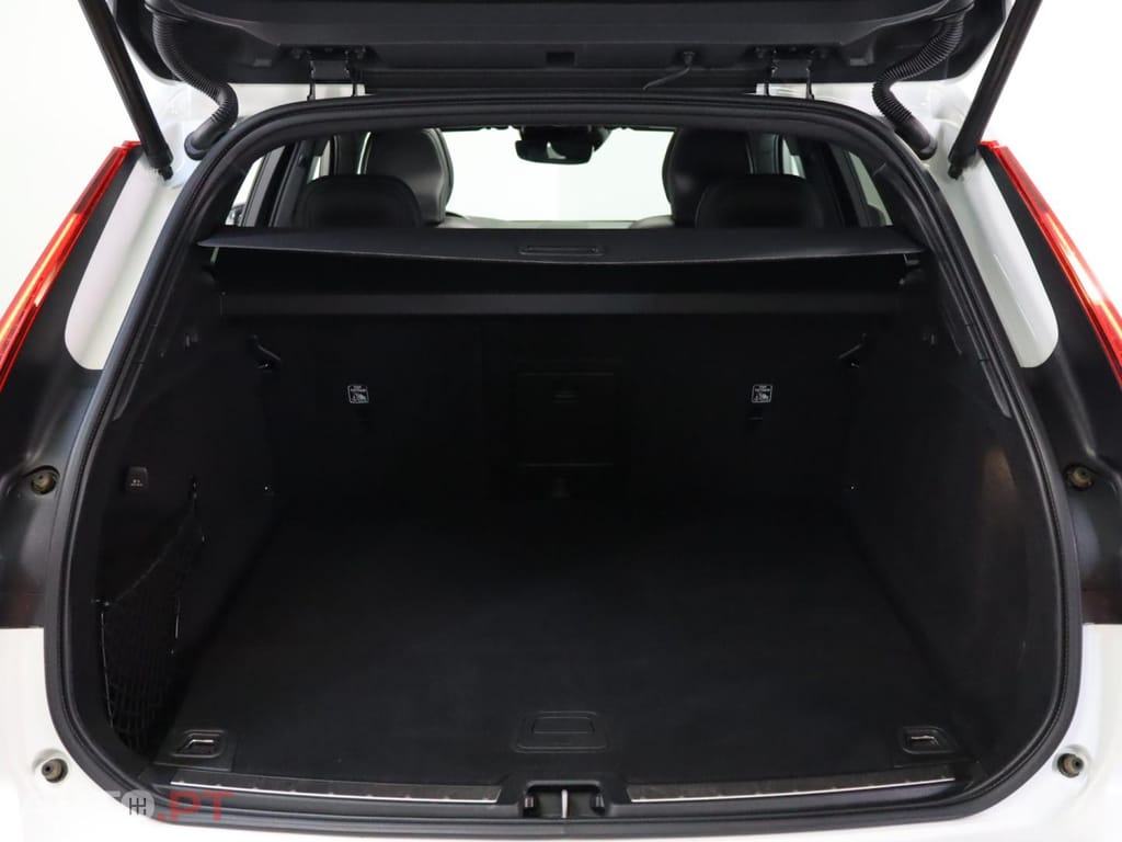 Volvo XC60 2.0 T8 Phev R-Design 