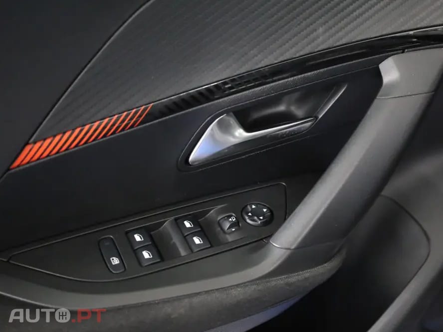 Peugeot 2008 Active Pack EAT8