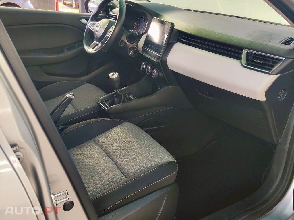 Renault Clio 1.0 TCe Limited Bi-Fuel — fotografia 13