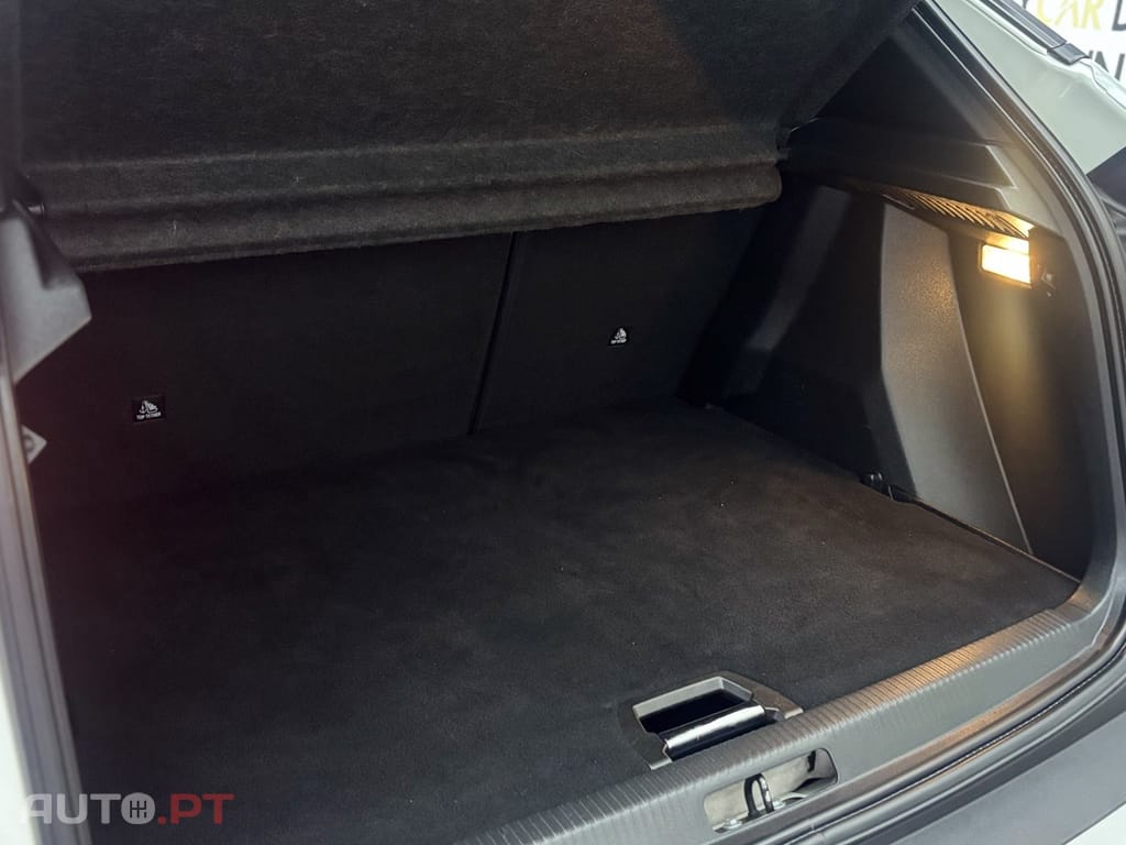 Peugeot E-2008 50 kWh GT Pack