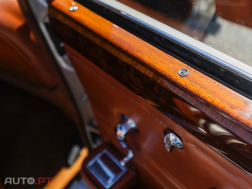Jaguar S-Type 3.8
