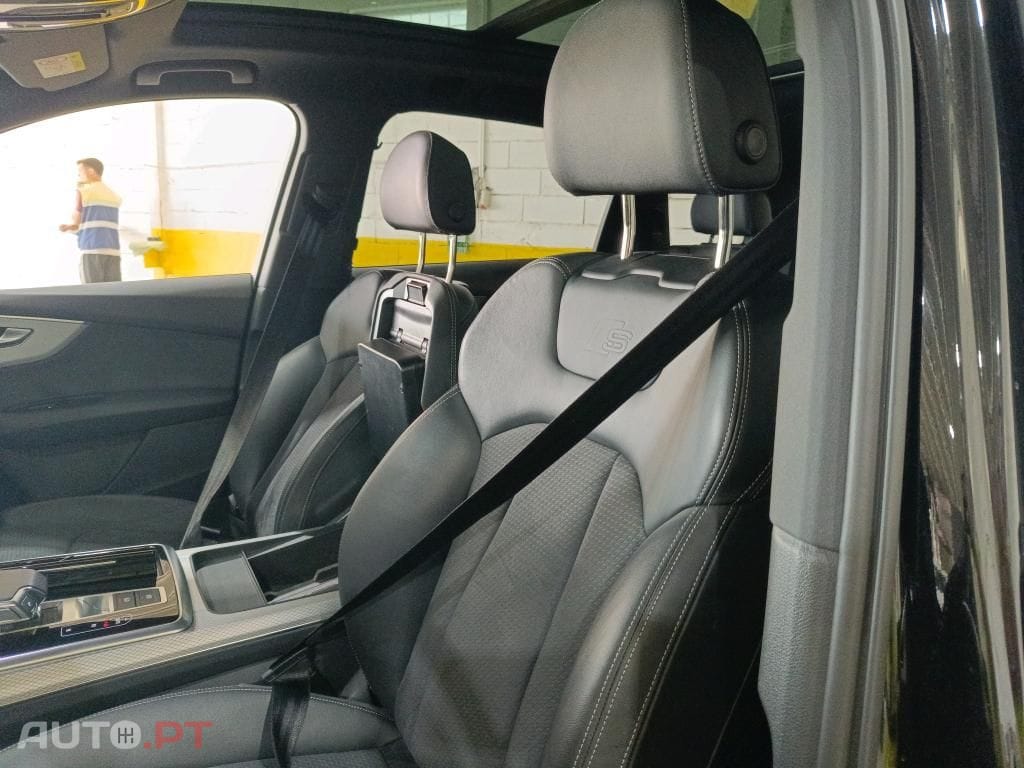 Audi Q7 55 TFSIe quattro Tiptronic