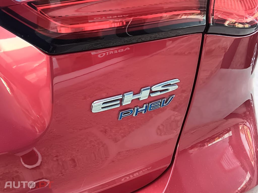 MG EHS LUXURY PHEV