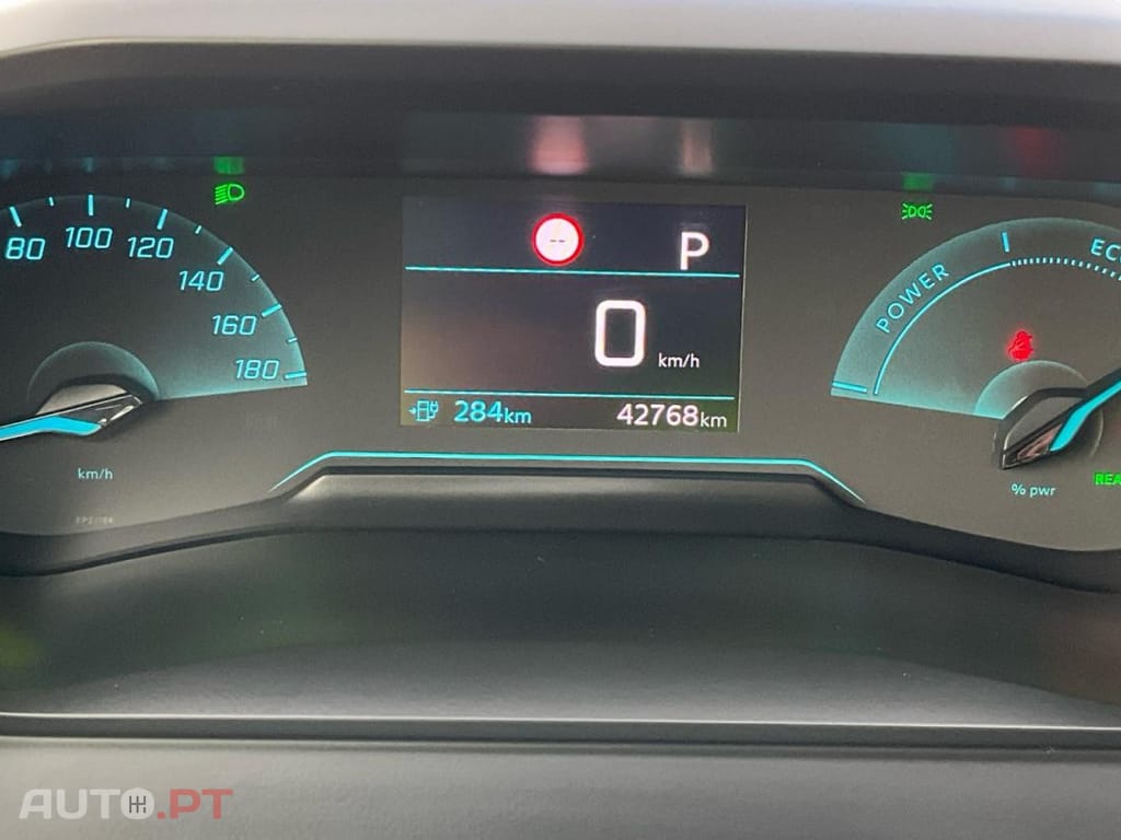 Peugeot E-2008 50 kWh Active Pack