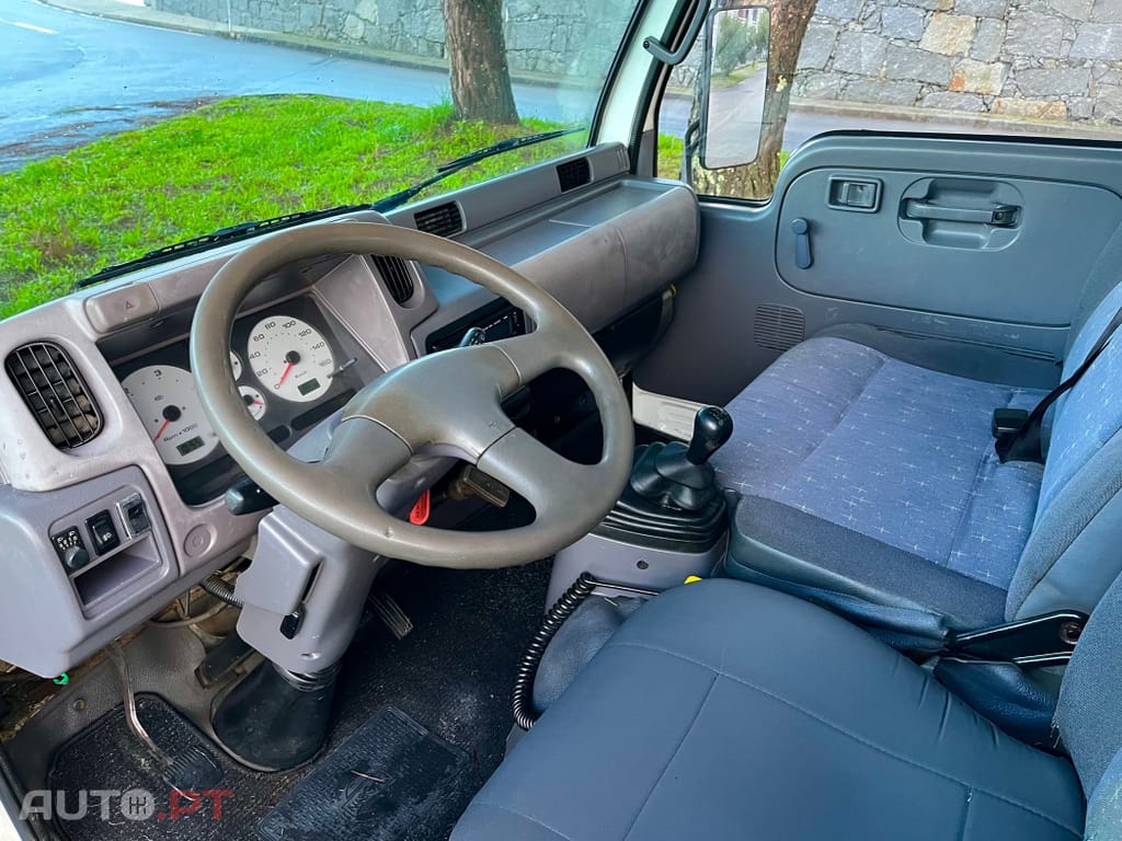 Nissan Cabstar Tribasculante