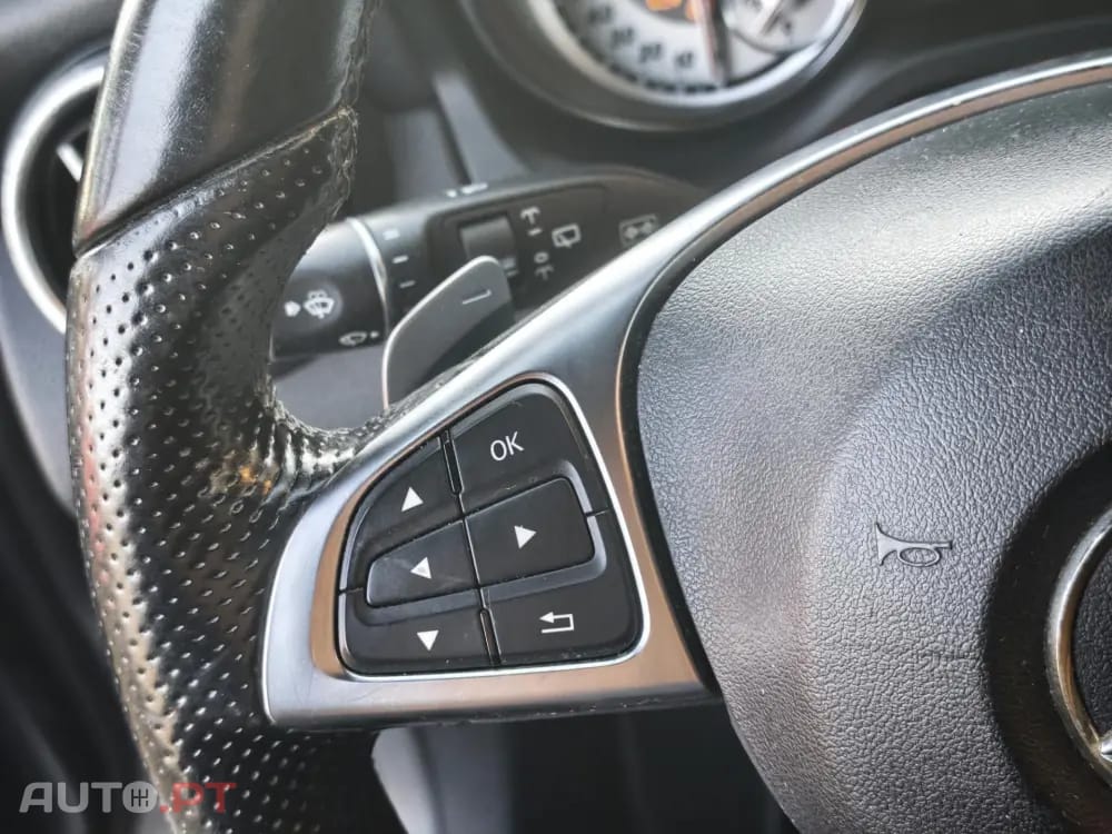 Mercedes-Benz CLA 220 (CDI) d 4Matic 7G-DCT Orange Art Edition
