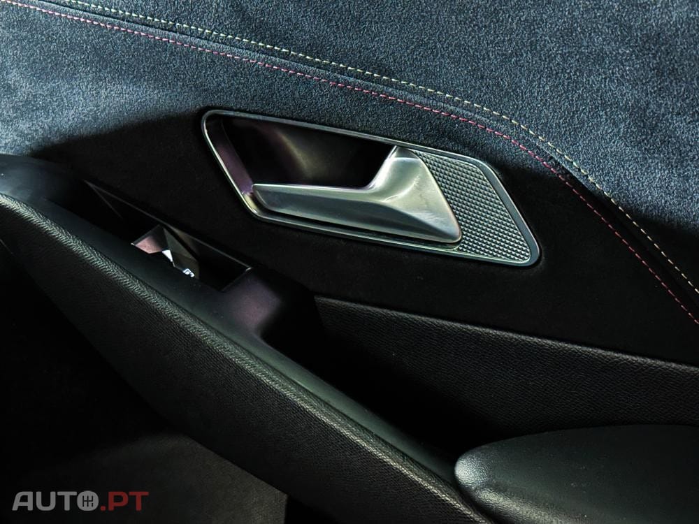 DS DS7 Crossback E-Tense Performance Line EAT8