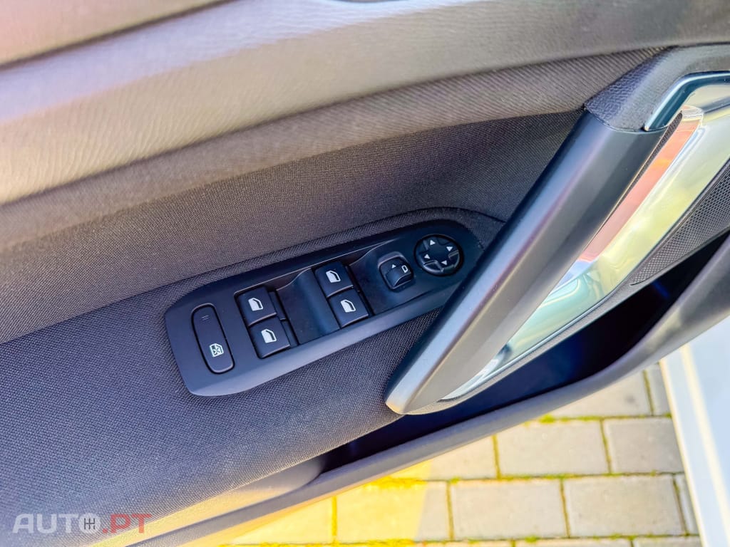 Peugeot 308 1.5 BlueHDi Business Line