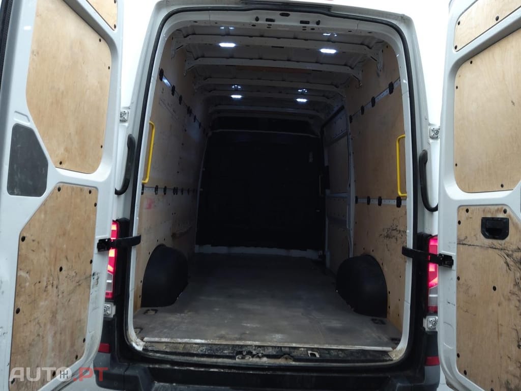 Volkswagen Crafter 2.0 TDI L3H3 Business Plus