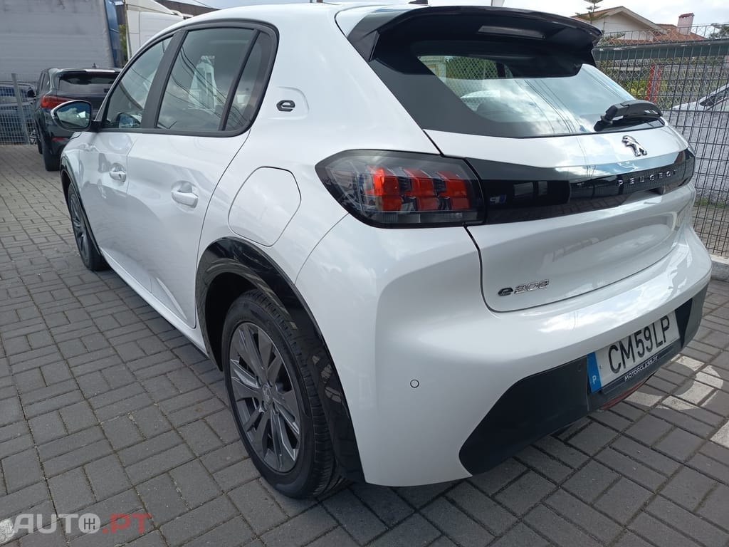 Peugeot E-208 50 kWh Active Pack
