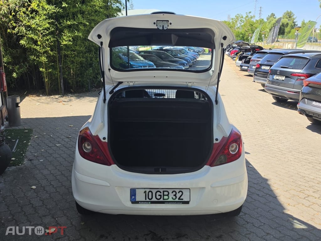 Opel Corsa 1.3 CDTi Van — fotografia 6