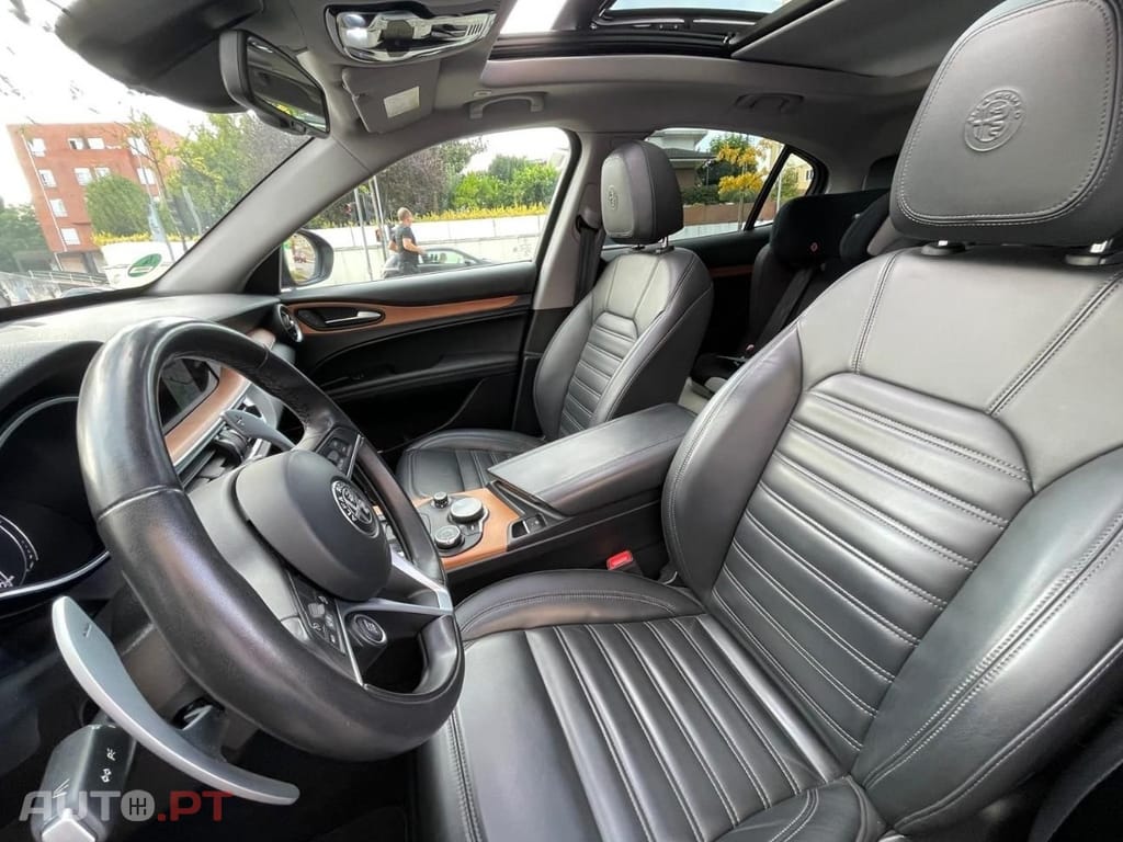 Alfa Romeo Stelvio 2.0 Turbo 16V AT8-Q4 First Edition