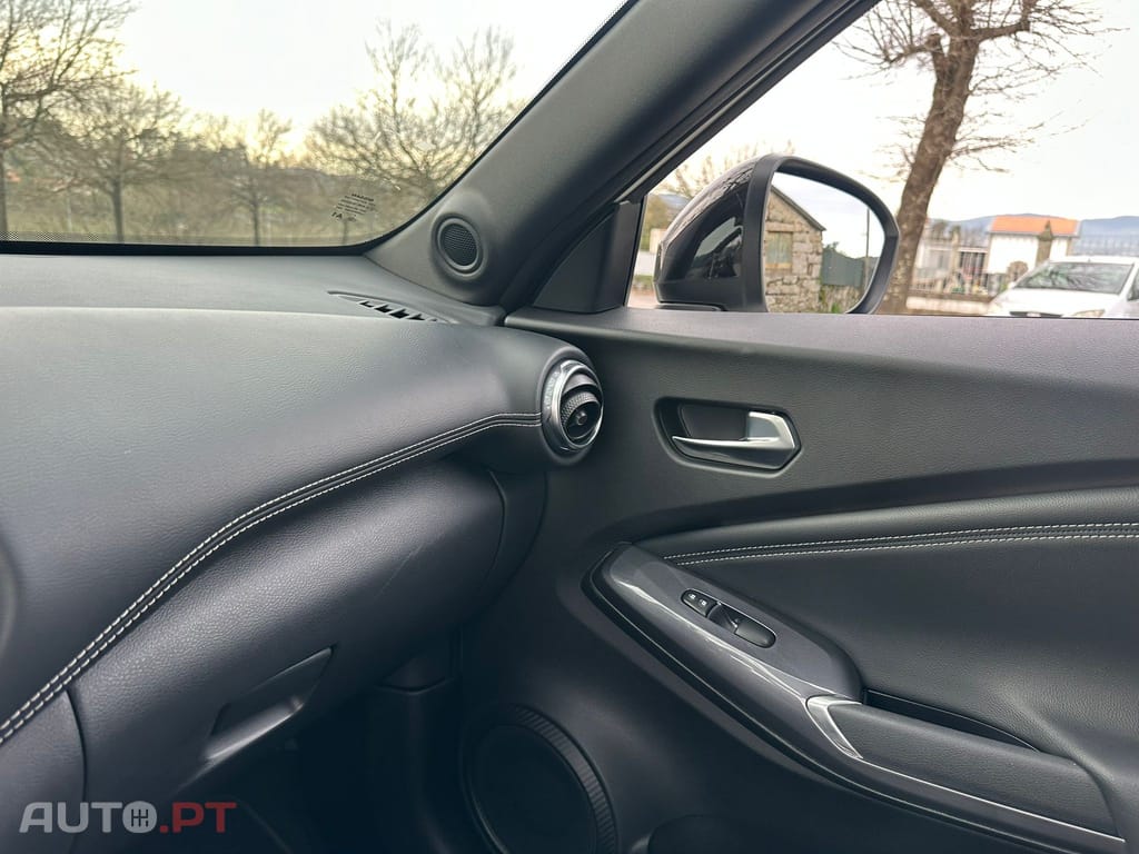 Nissan Juke 1.6 Hybrid Tekna TwoTone T