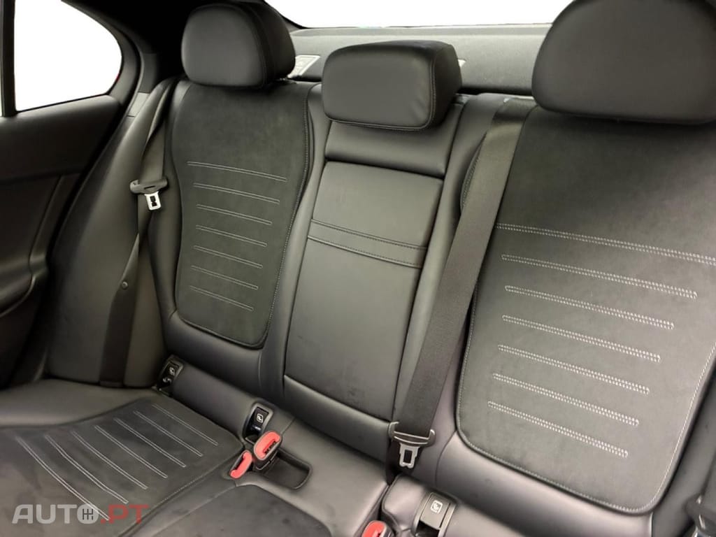 Mercedes-Benz C 300 e 9G-TRONIC AMG Line