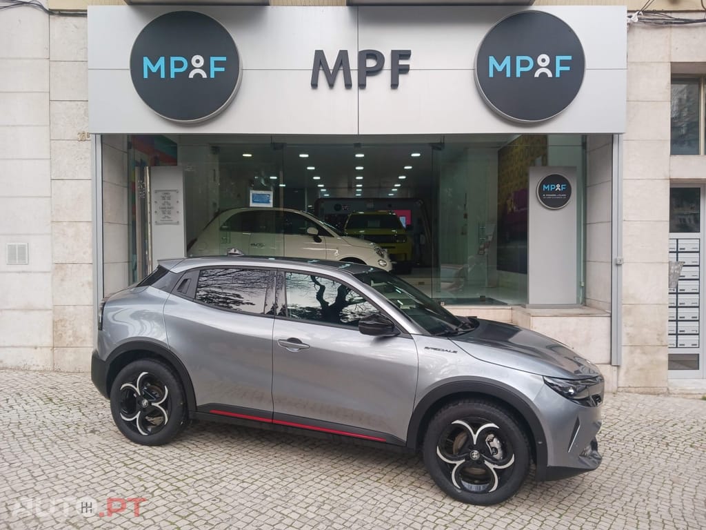 Alfa Romeo Junior 1.2 Speciale eDCT6