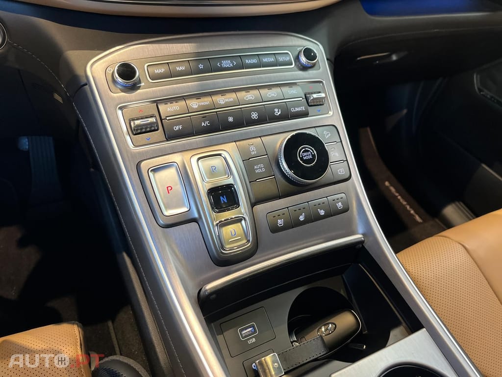 Hyundai Santa Fe Vanguard Luxury